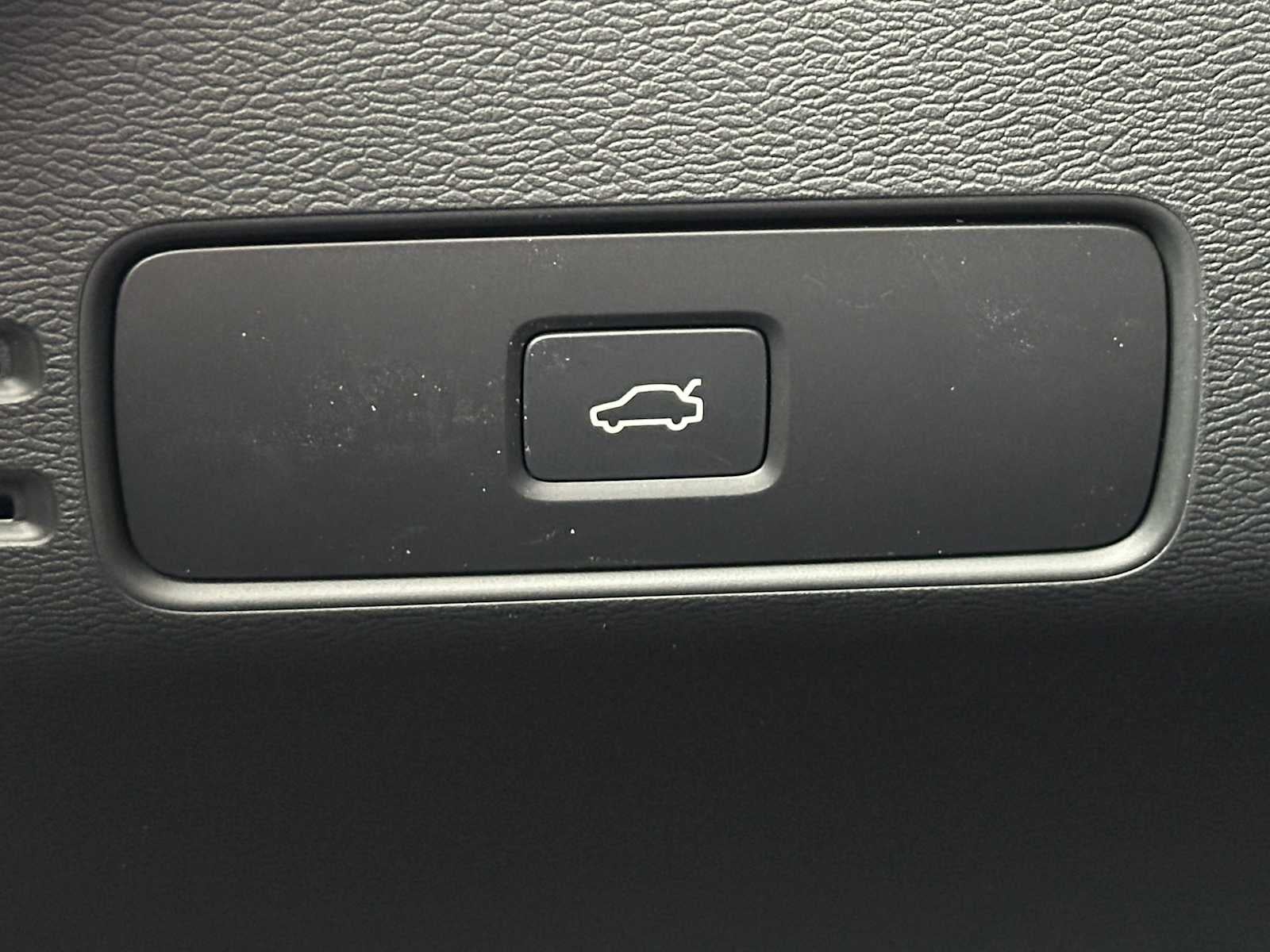 2026 Volvo XC40 Plus