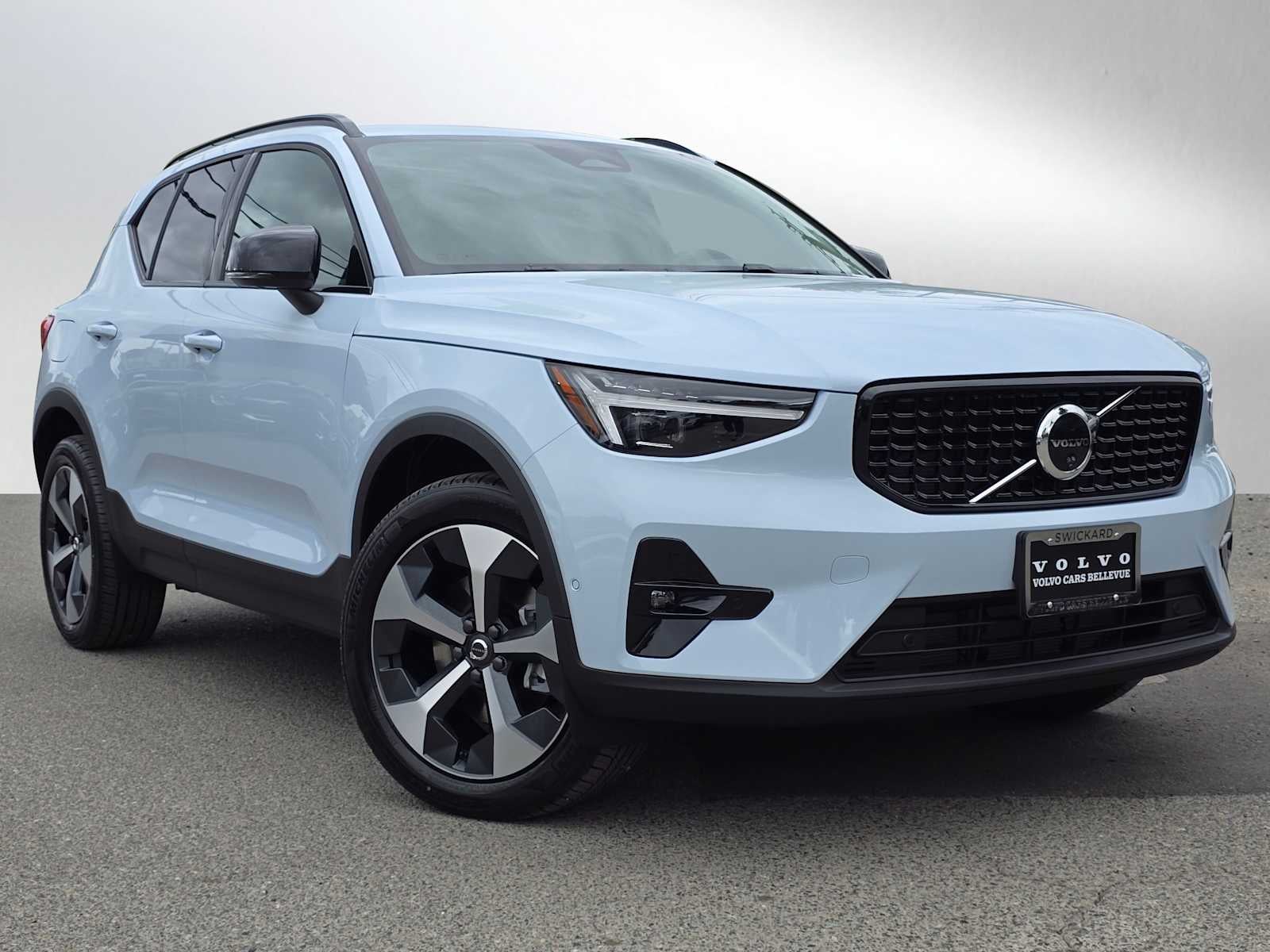 2026 Volvo XC40 Plus