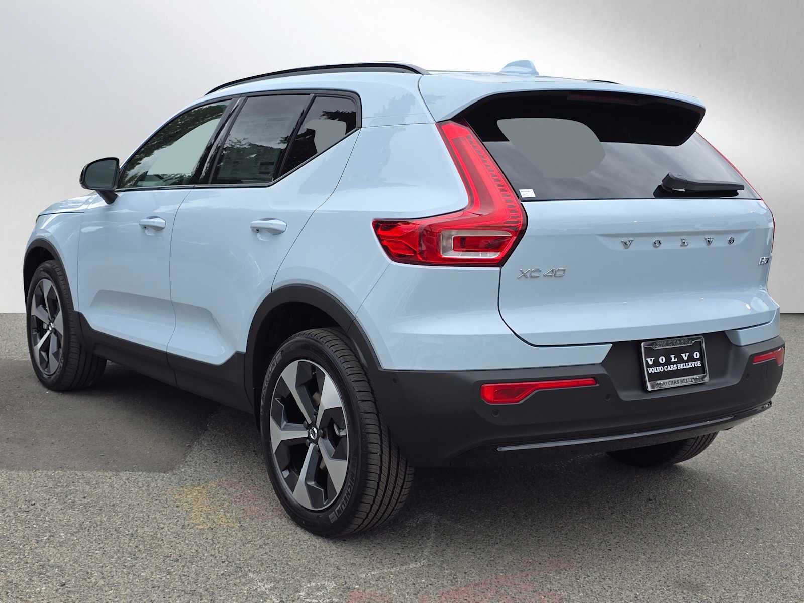 2026 Volvo XC40 Plus