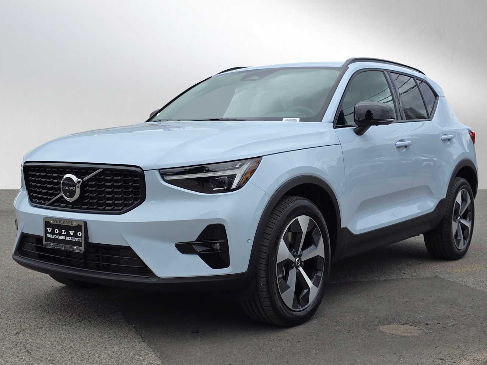 2026 Volvo XC40 Plus