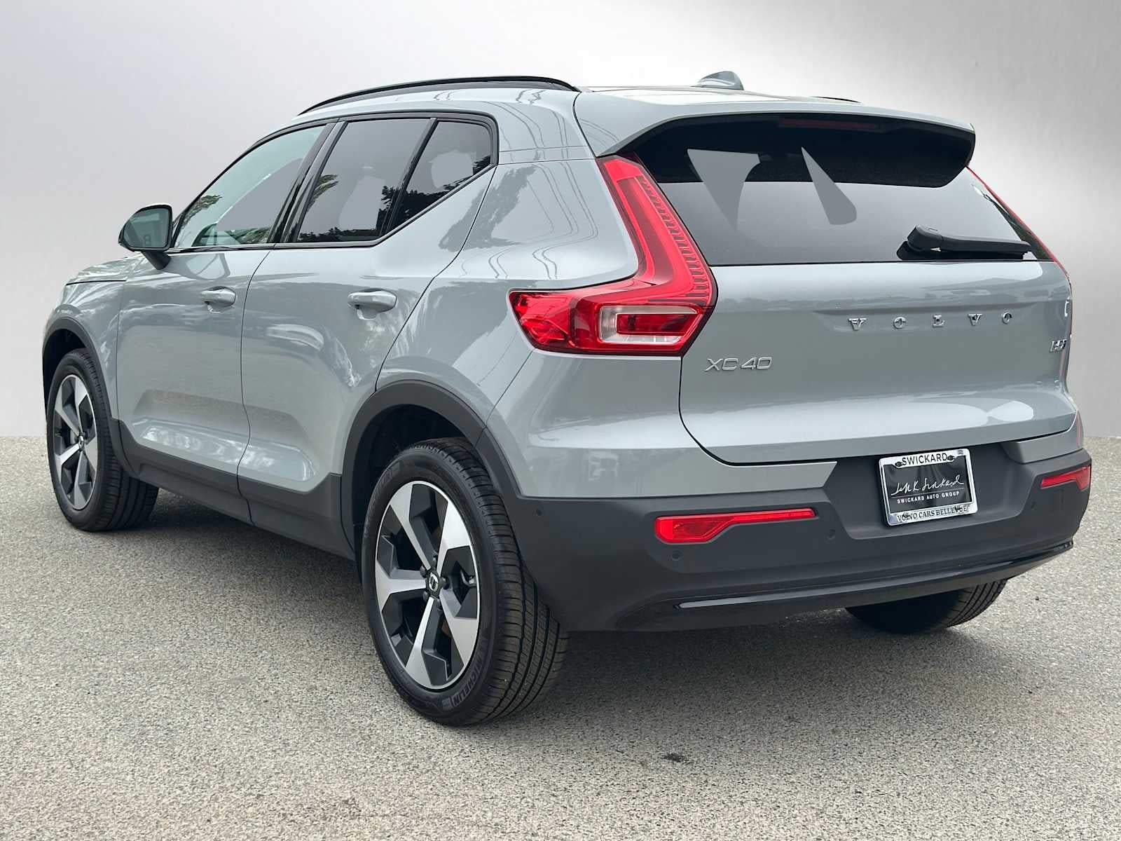 2026 Volvo XC40 Plus