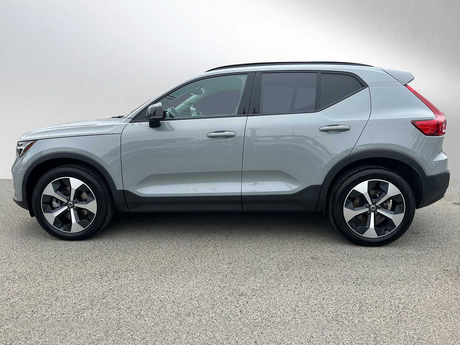2026 Volvo XC40 Plus