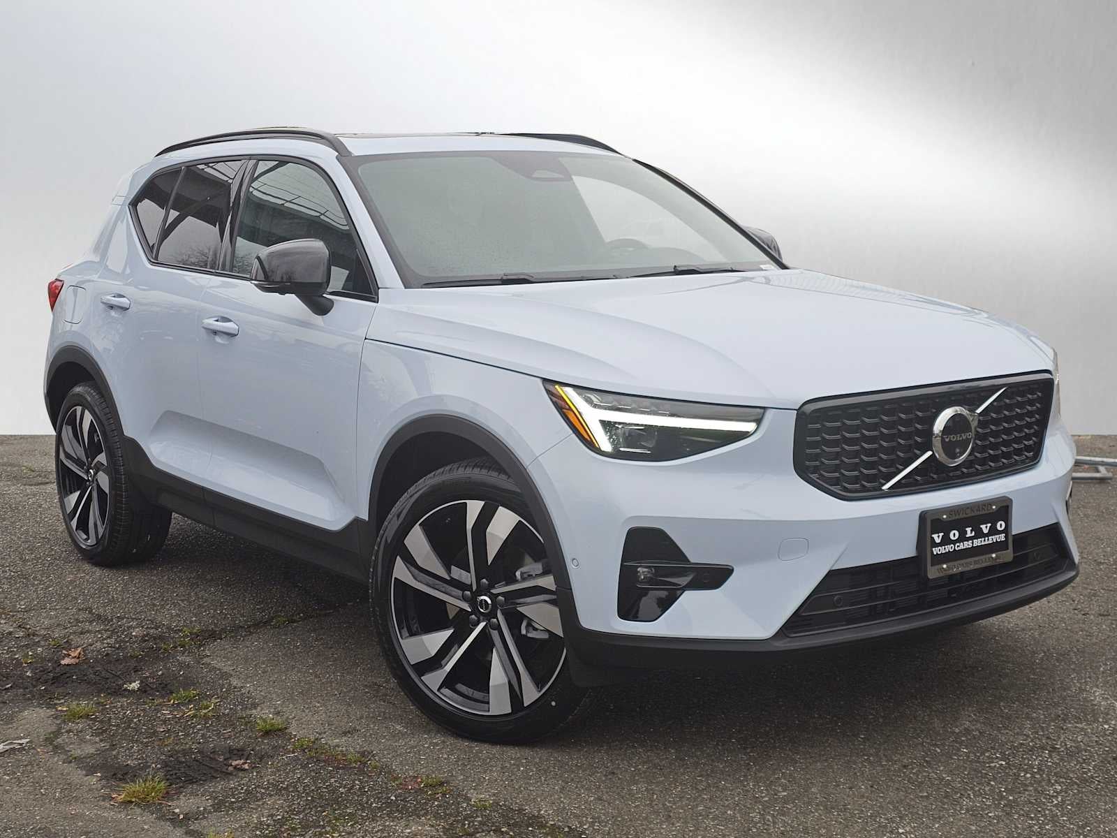 2026 Volvo XC40 Plus