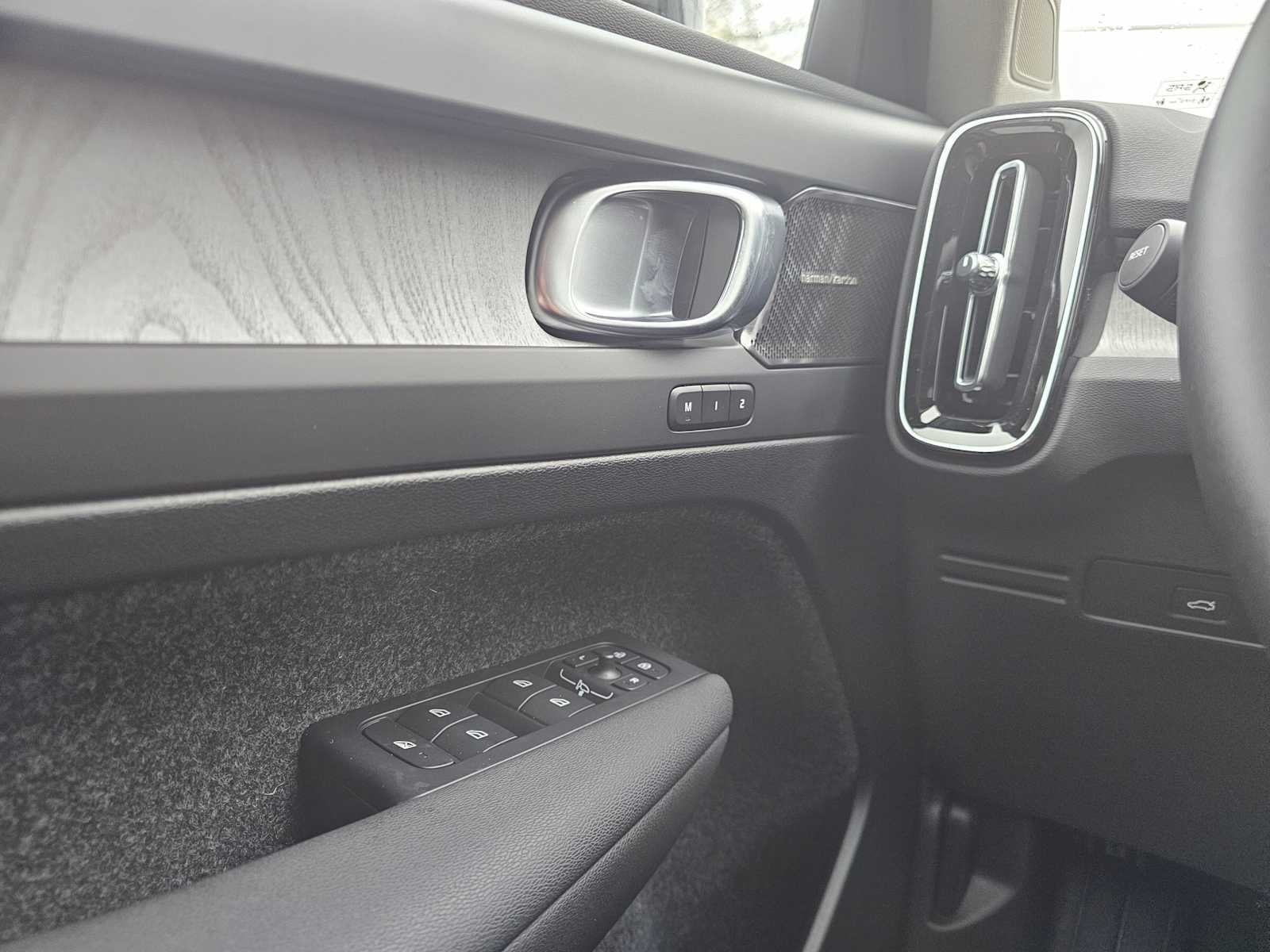 2026 Volvo XC40 Plus