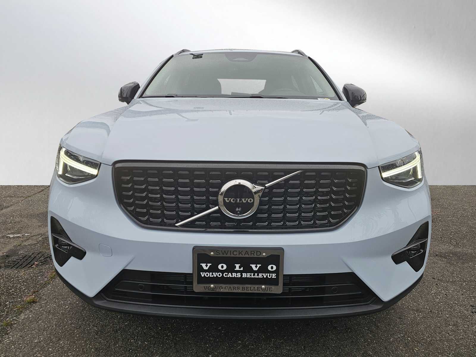 2026 Volvo XC40 Plus