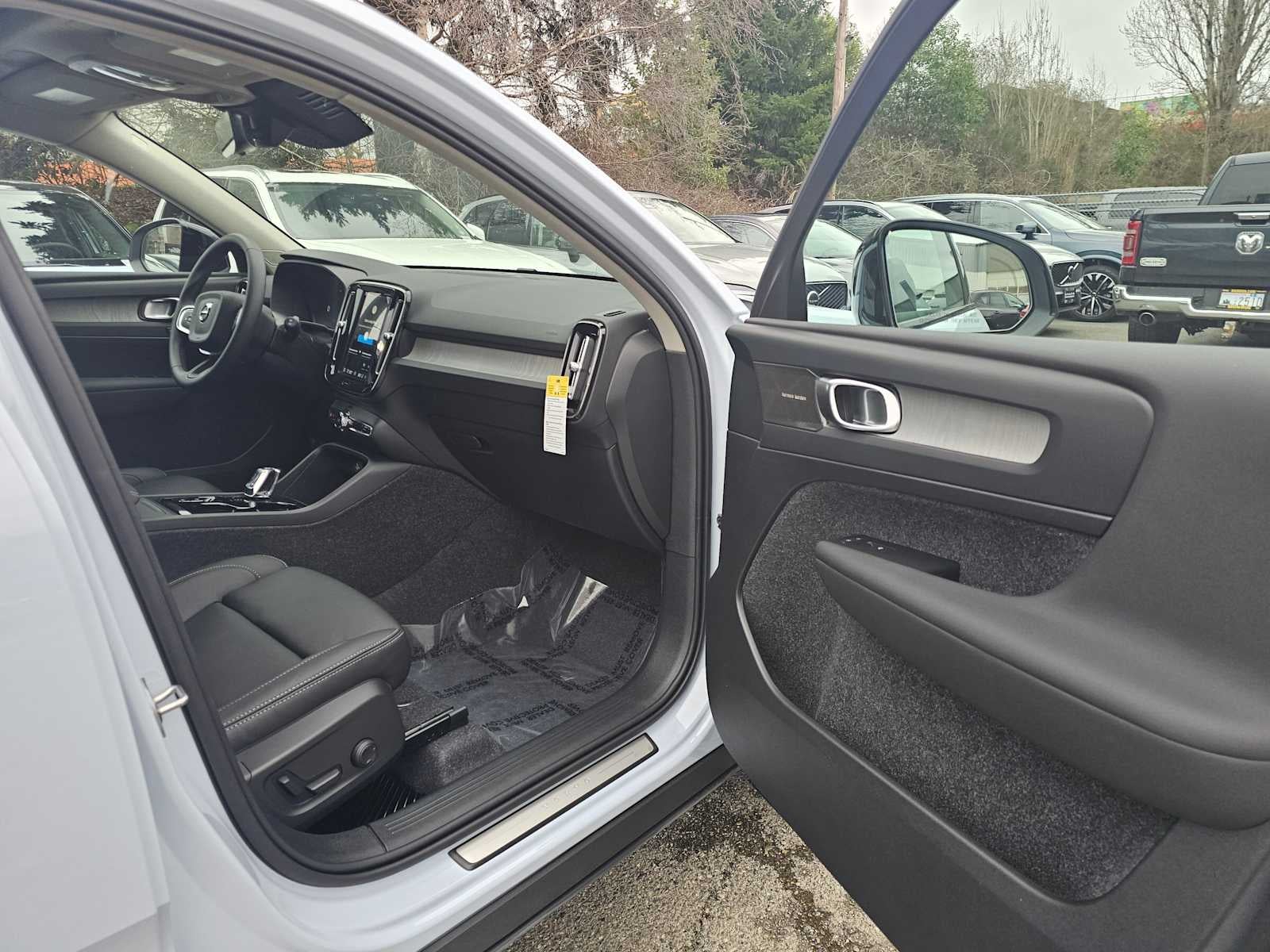 2026 Volvo XC40 Plus