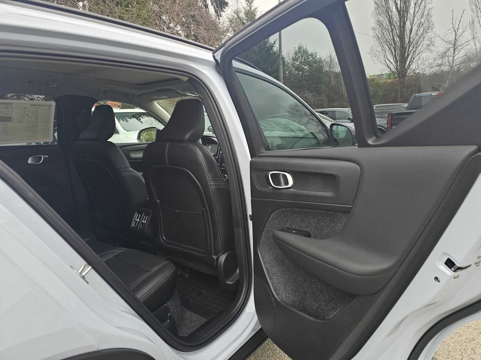 2026 Volvo XC40 Plus