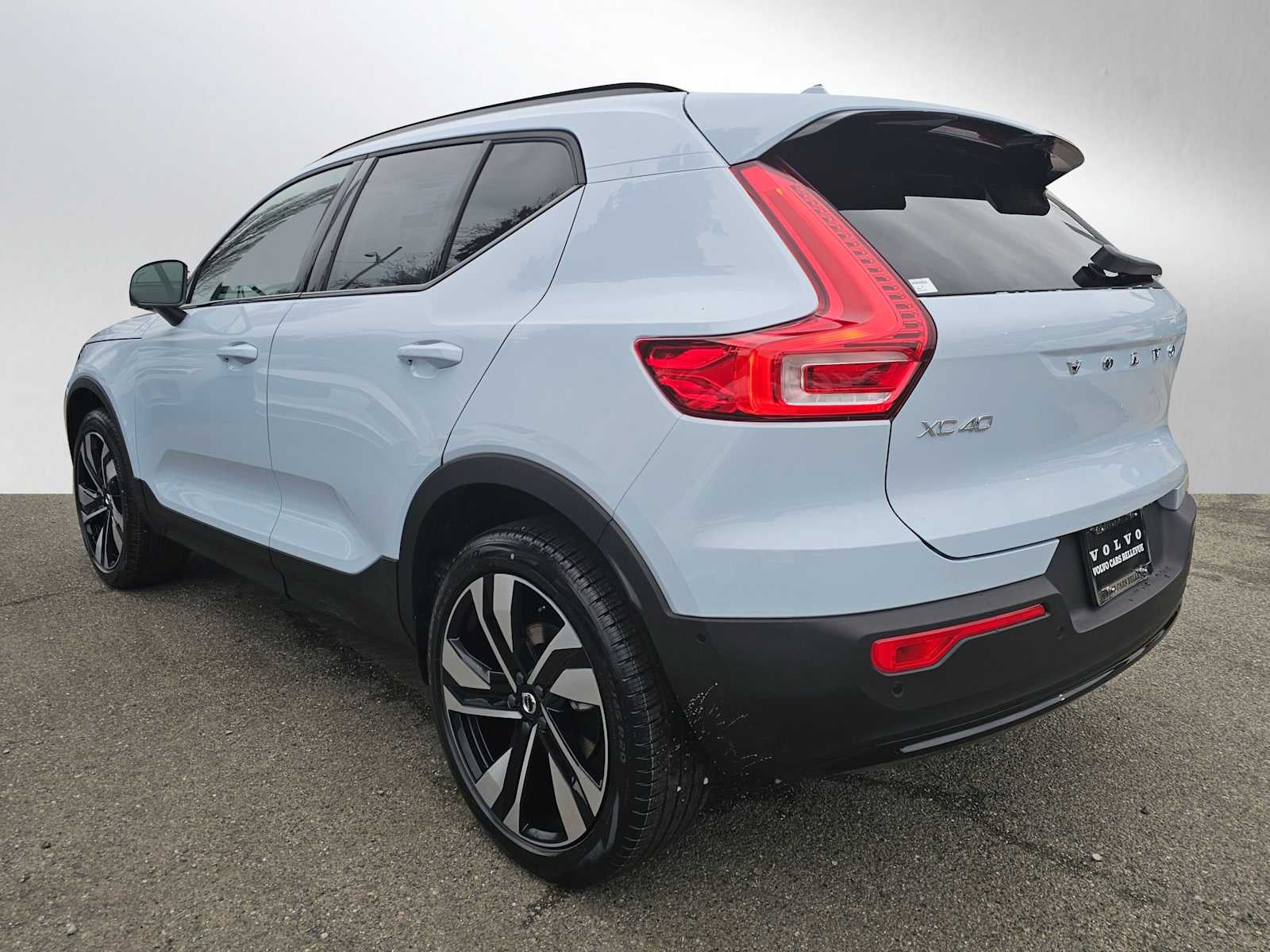 2026 Volvo XC40 Plus