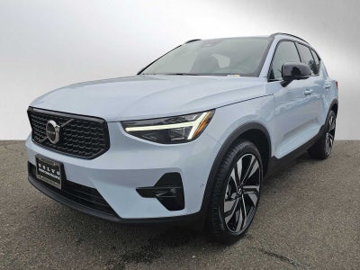 2026 Volvo XC40 Plus
