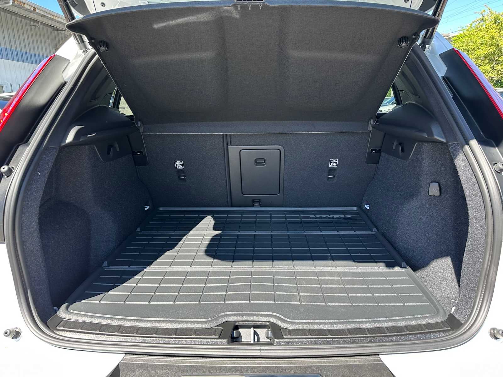 2025 Volvo XC40 Plus Dark Theme