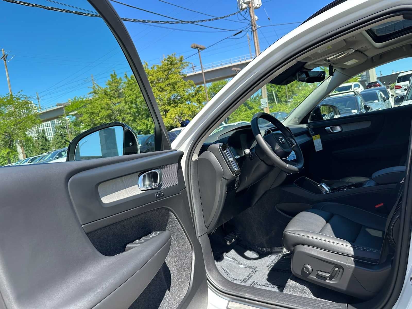 2025 Volvo XC40 Plus Dark Theme