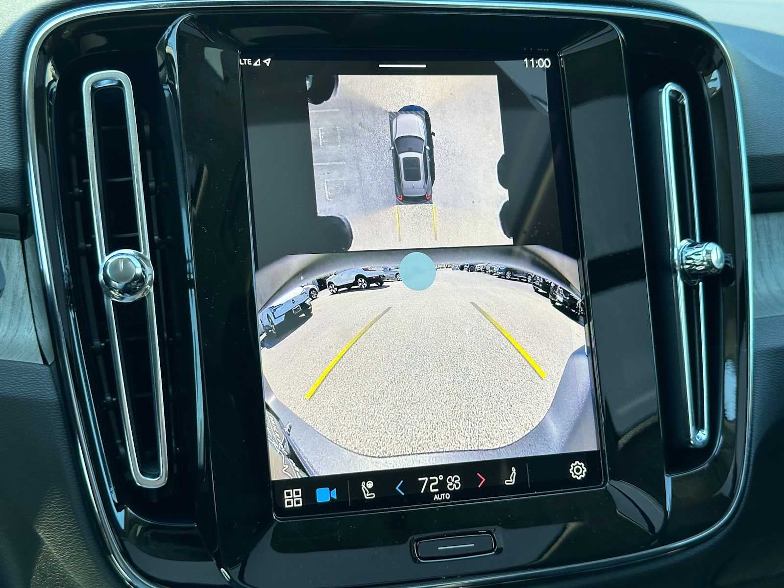 2025 Volvo XC40 Plus Dark Theme