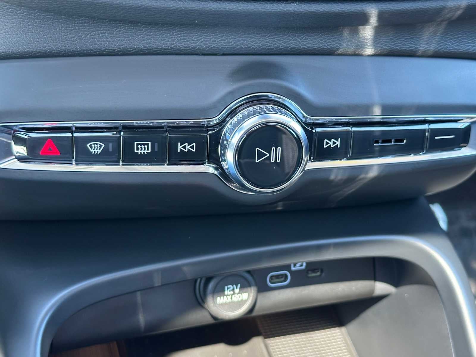 2025 Volvo XC40 Plus Dark Theme