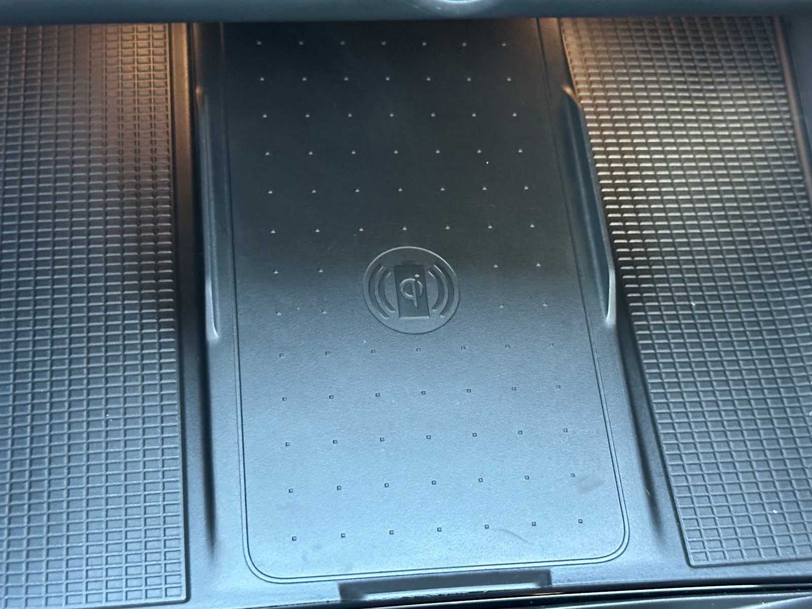 2025 Volvo XC40 Plus Dark Theme