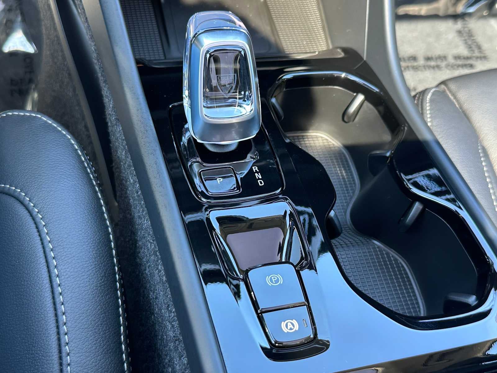 2025 Volvo XC40 Plus Dark Theme