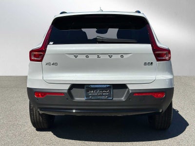 2025 Volvo XC40 Plus Dark Theme