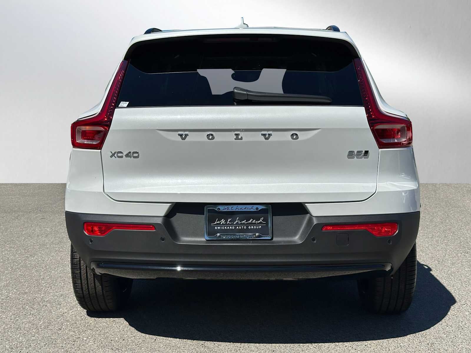 2025 Volvo XC40 Plus Dark Theme