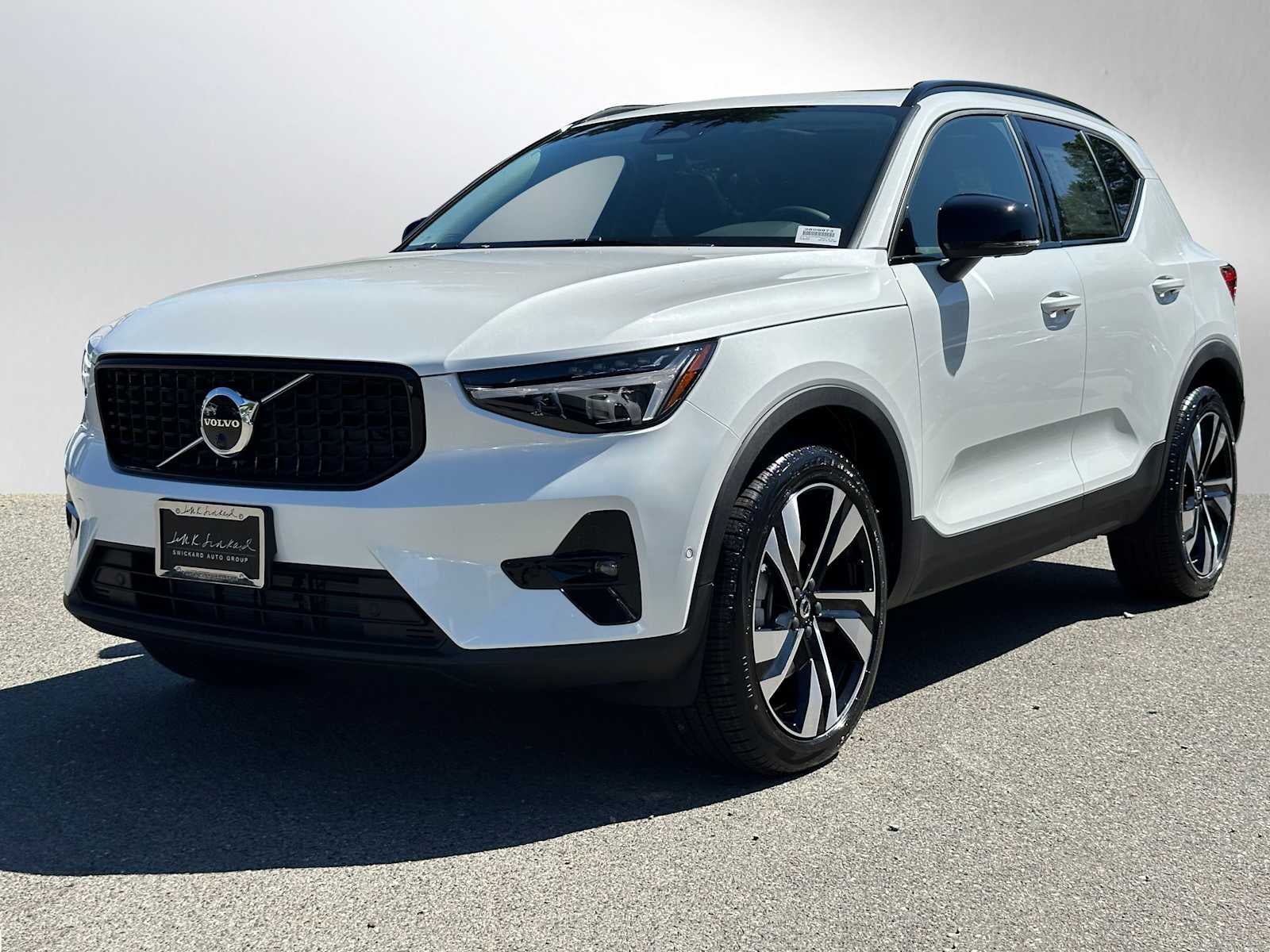 2025 Volvo XC40 Plus Dark Theme