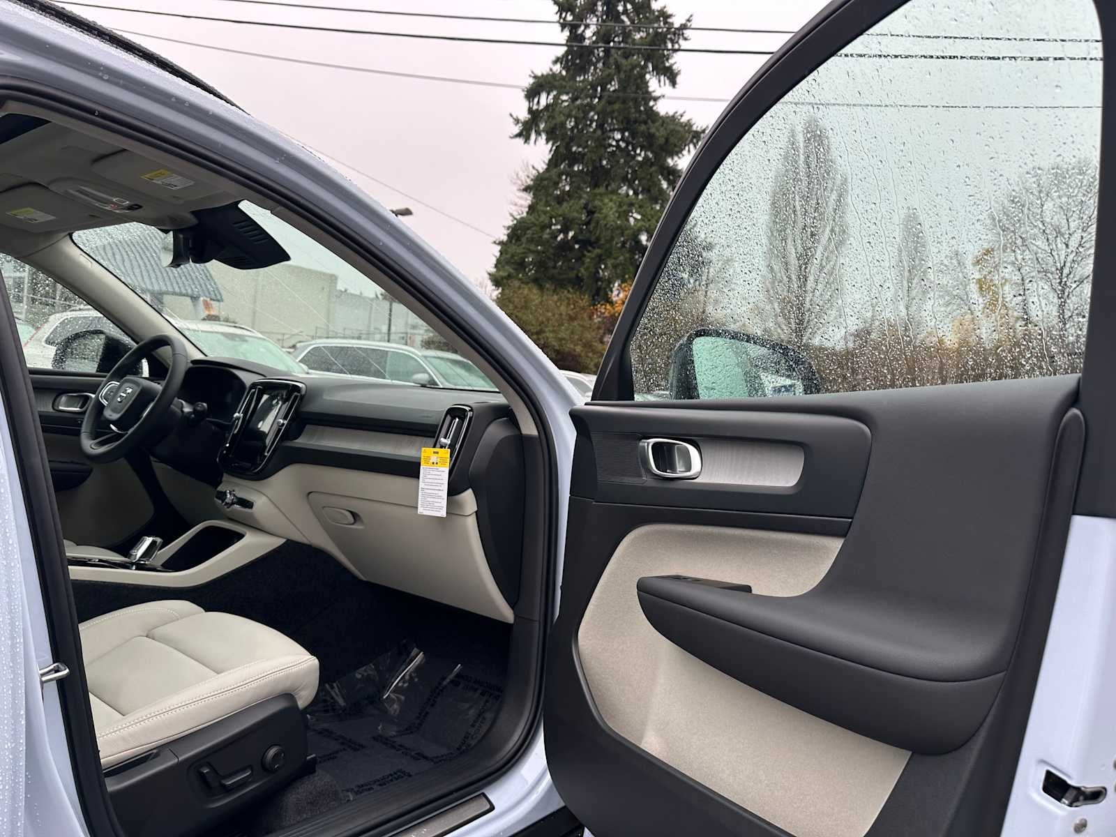 2026 Volvo XC40 Plus