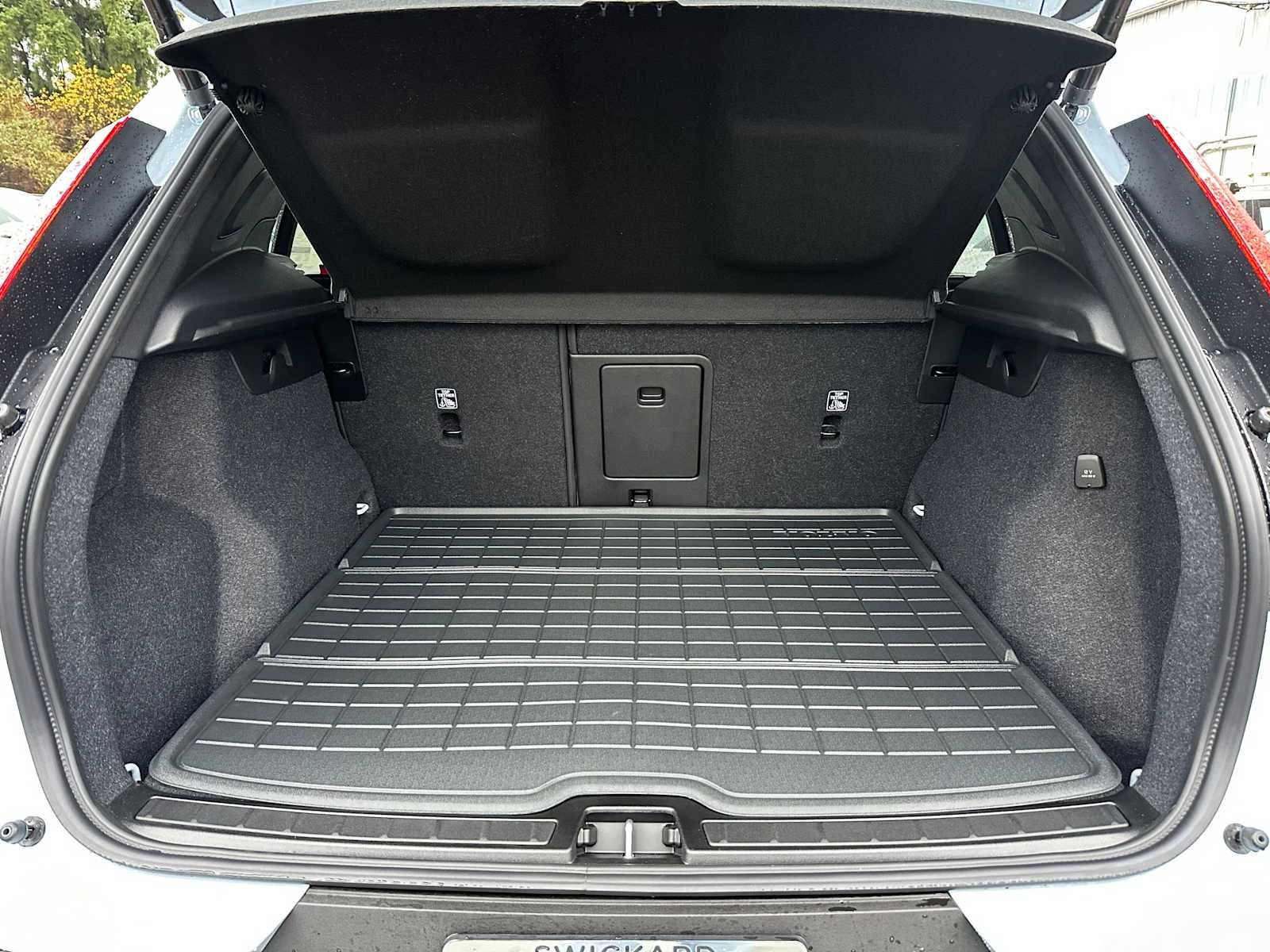 2026 Volvo XC40 Plus
