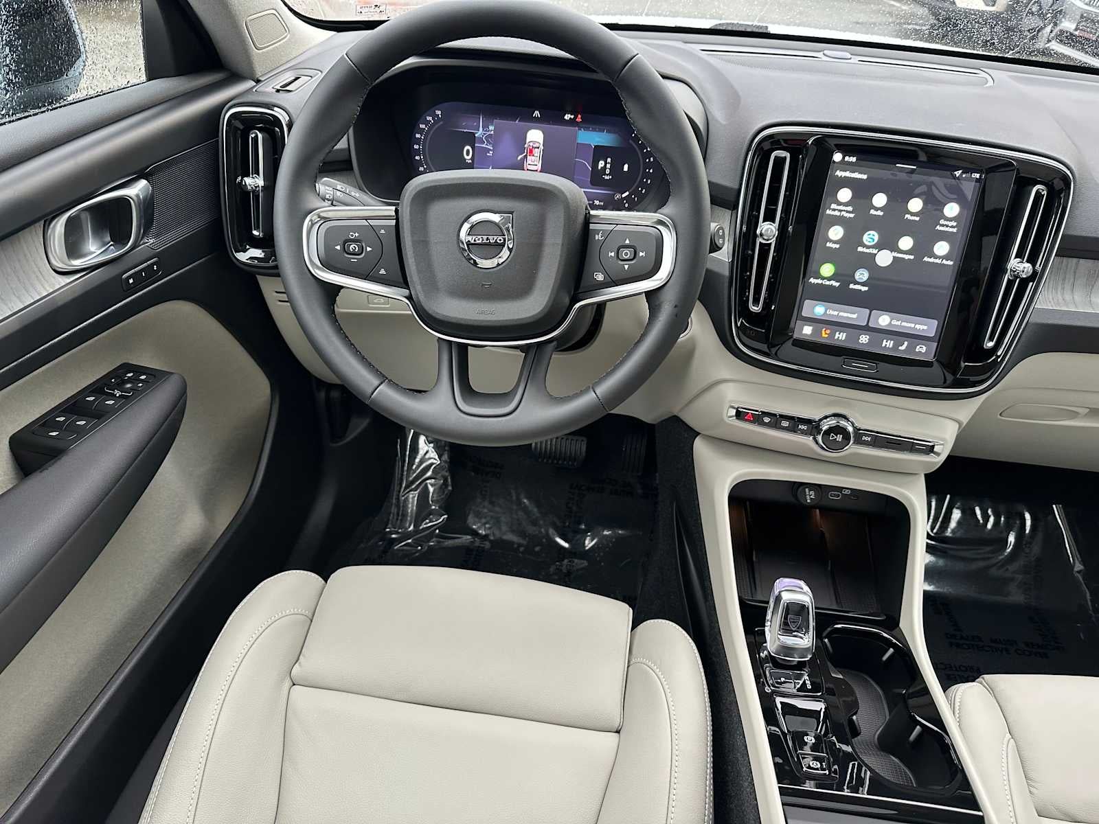 2026 Volvo XC40 Plus
