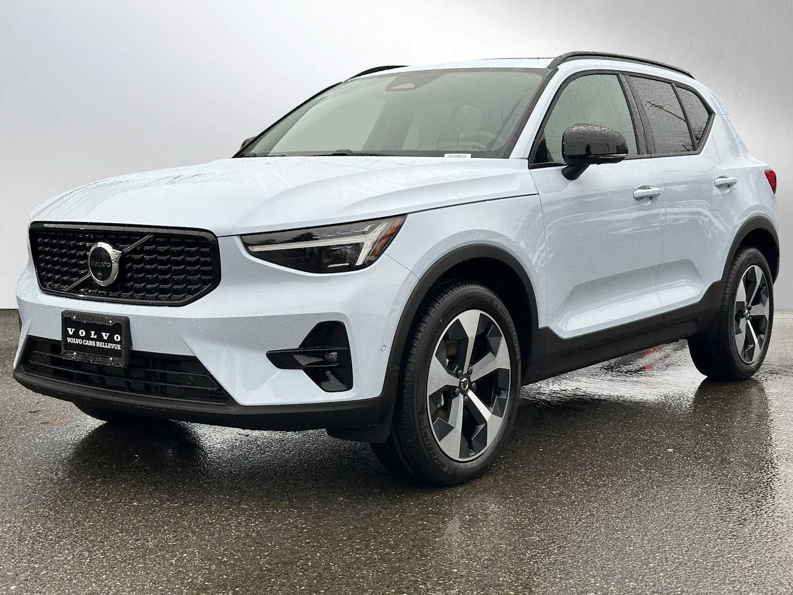 2026 Volvo XC40 Plus