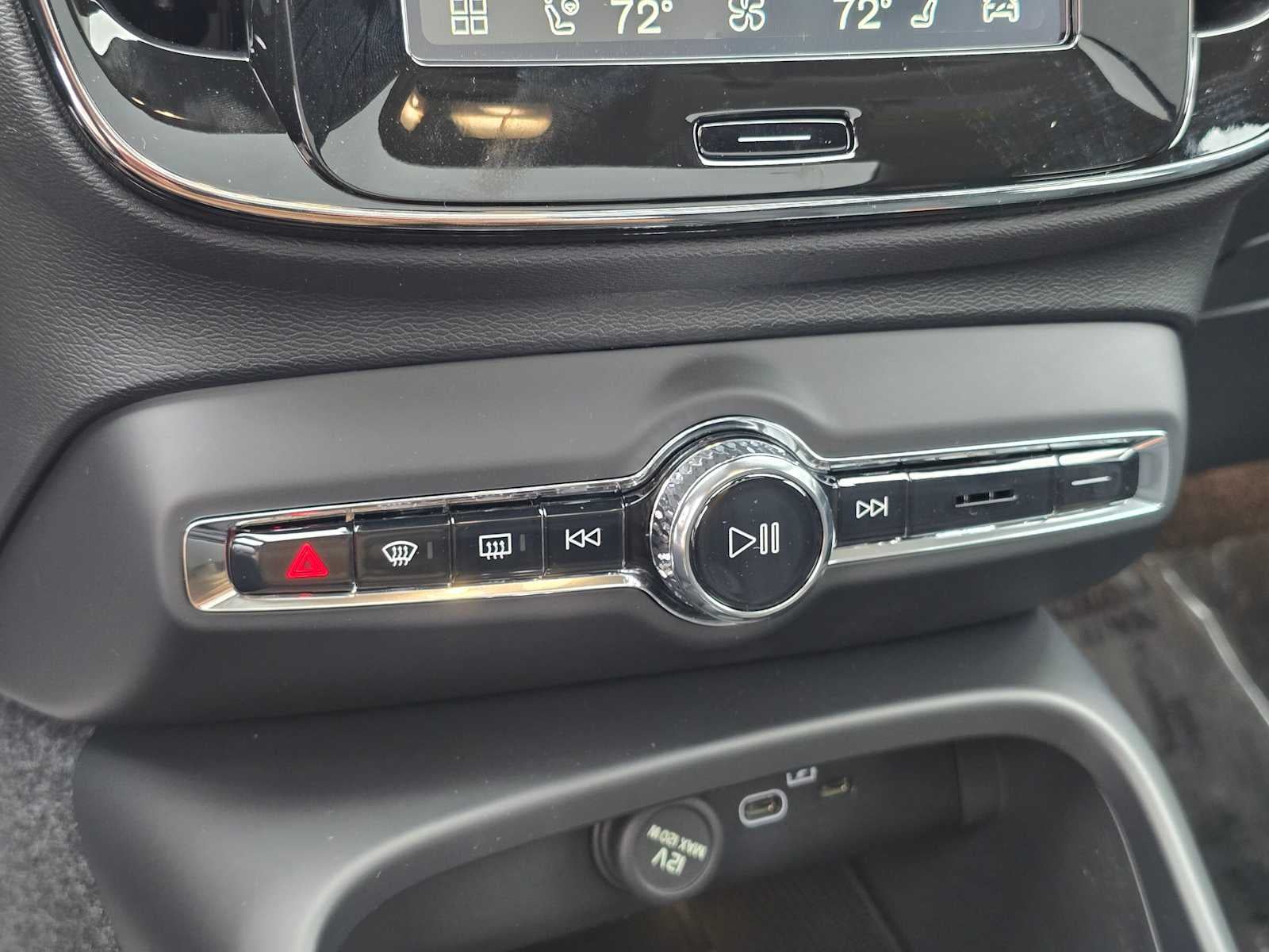 2026 Volvo XC40 Plus