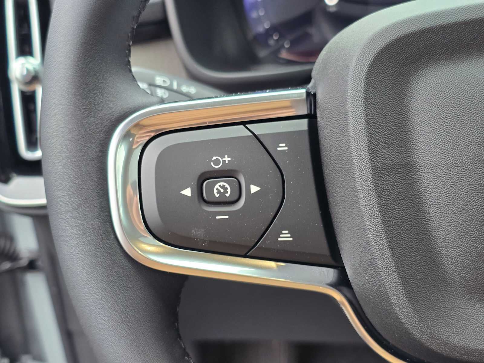 2026 Volvo XC40 Plus