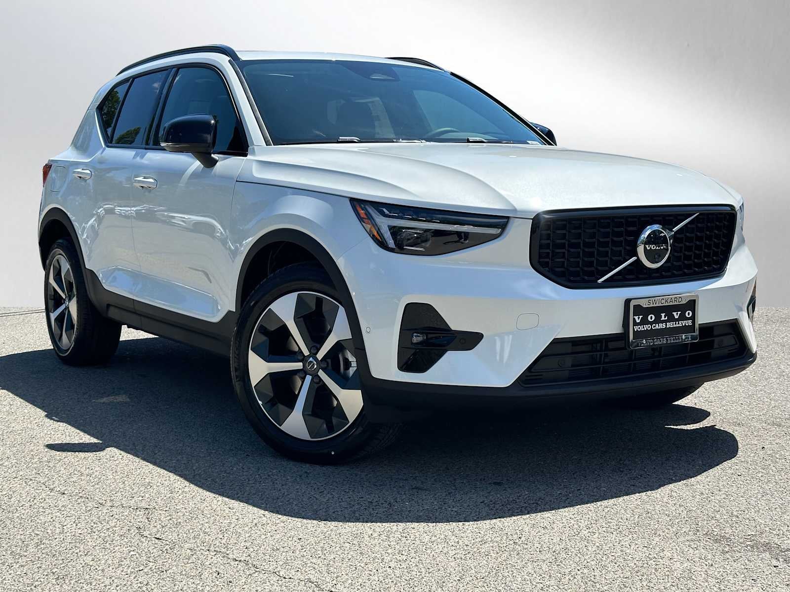 2026 Volvo XC40 Plus