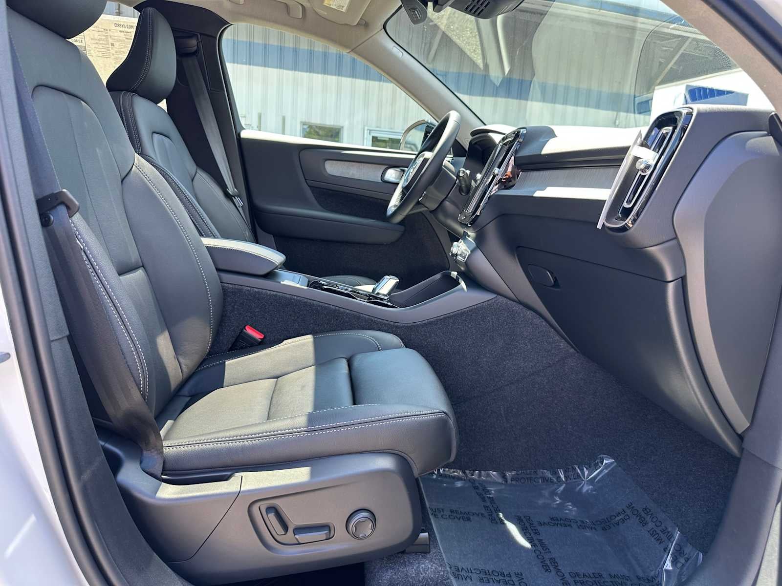 2026 Volvo XC40 Plus