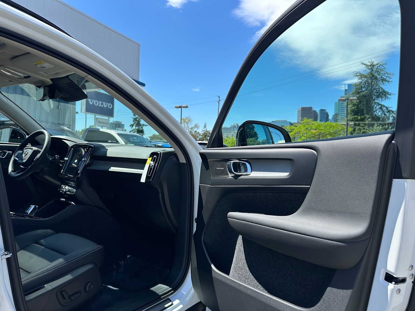 2026 Volvo XC40 Plus