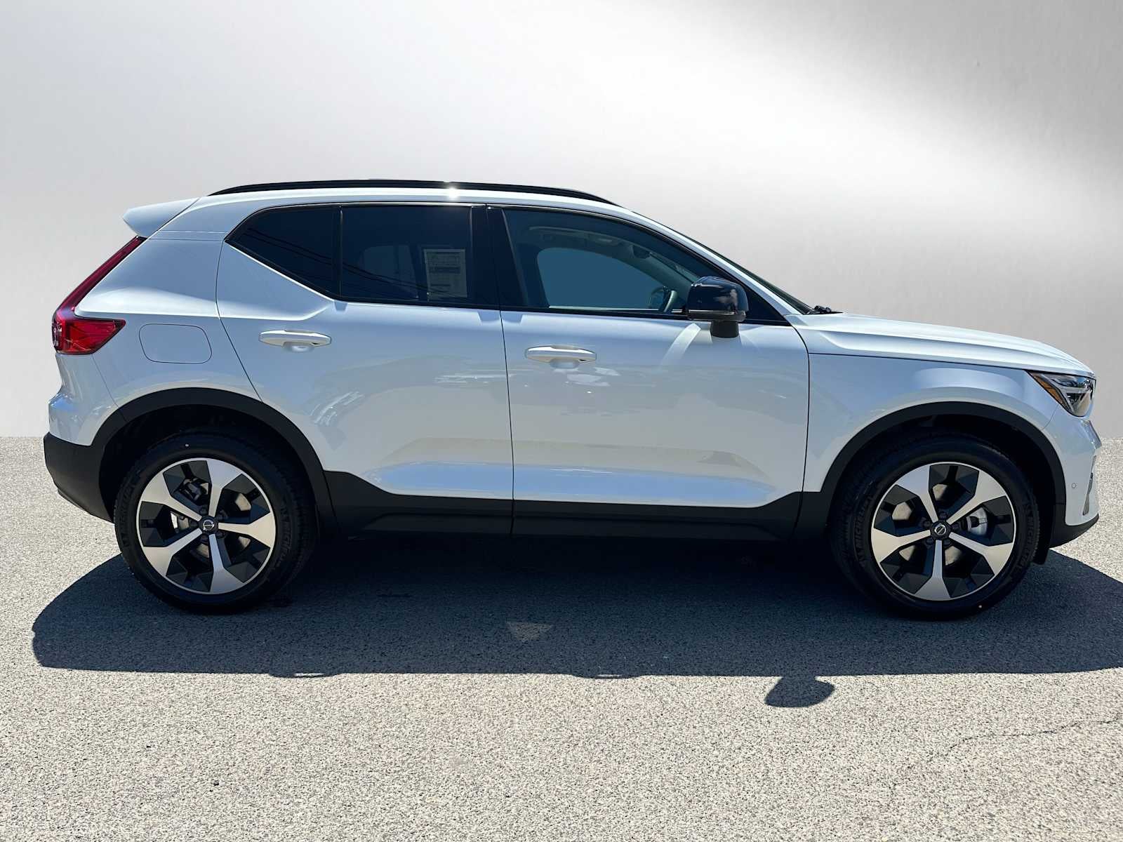 2026 Volvo XC40 Plus