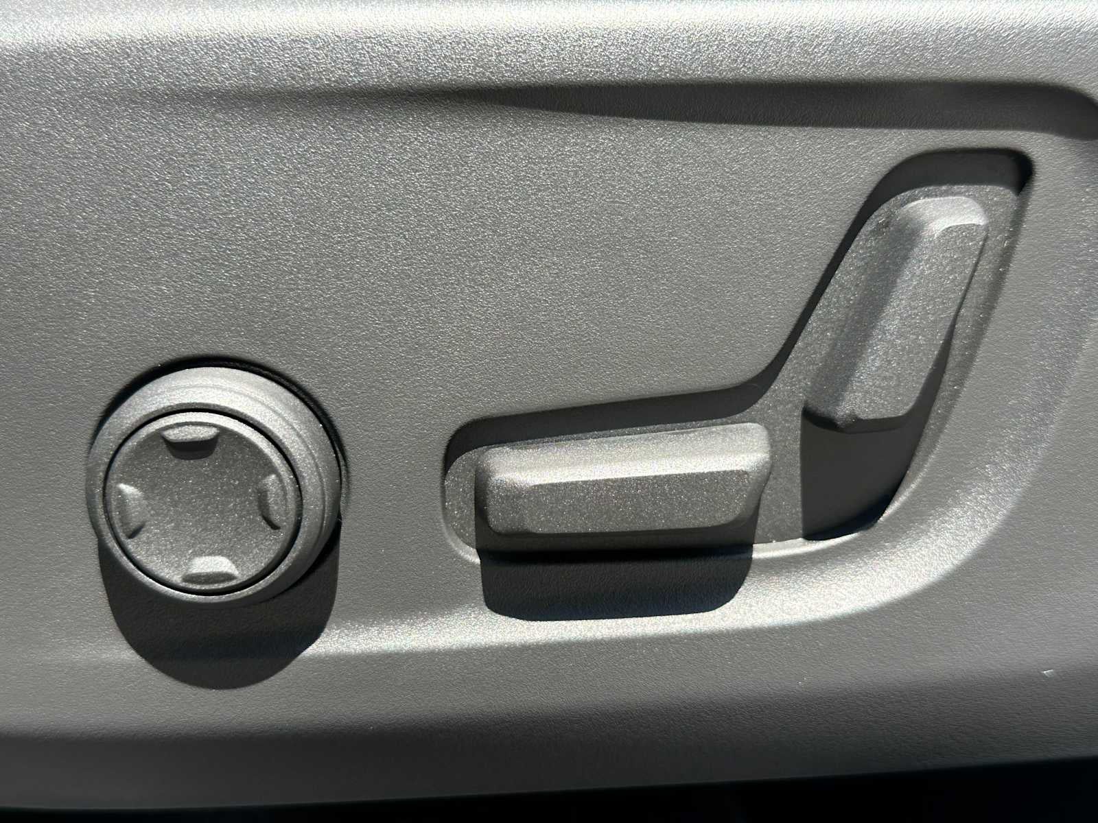 2026 Volvo XC40 Plus