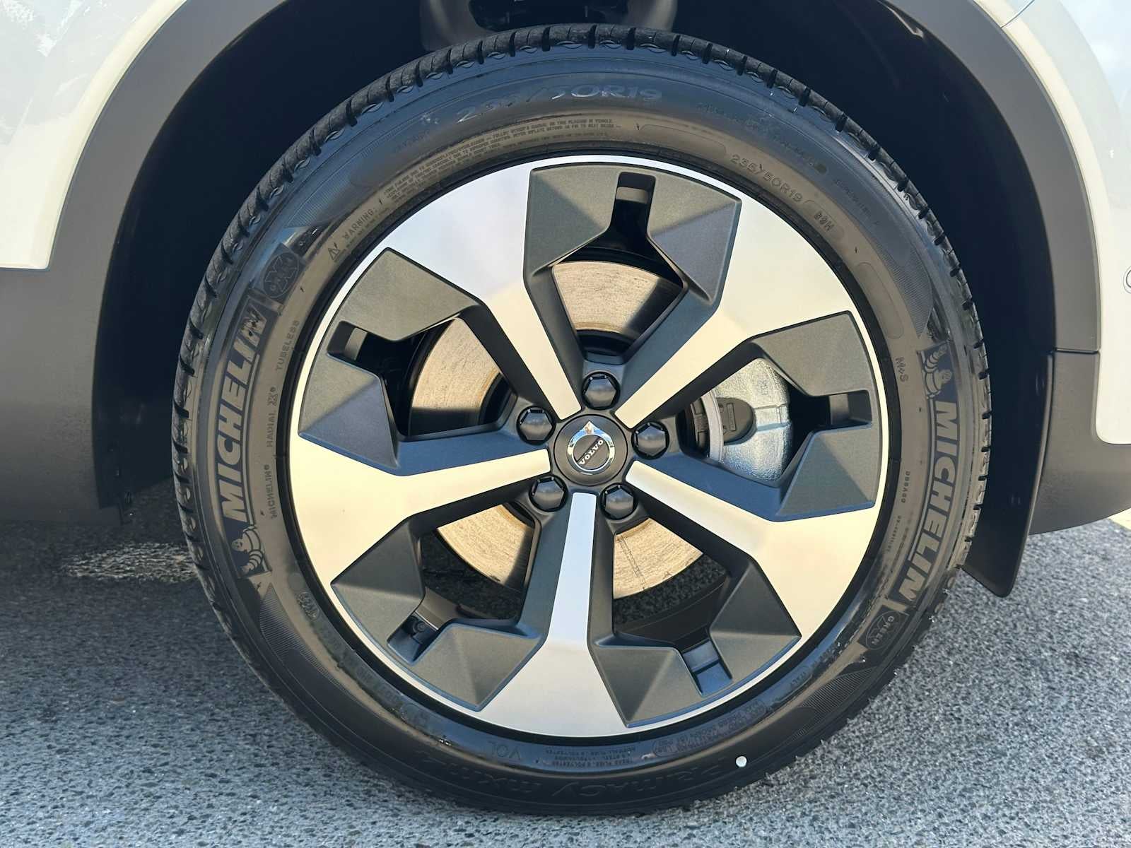 2026 Volvo XC40 Plus
