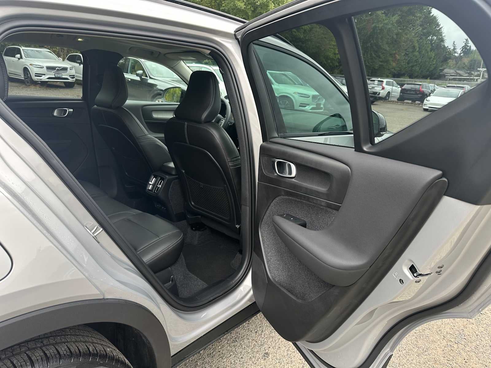 2025 Volvo XC40 Plus Dark Theme