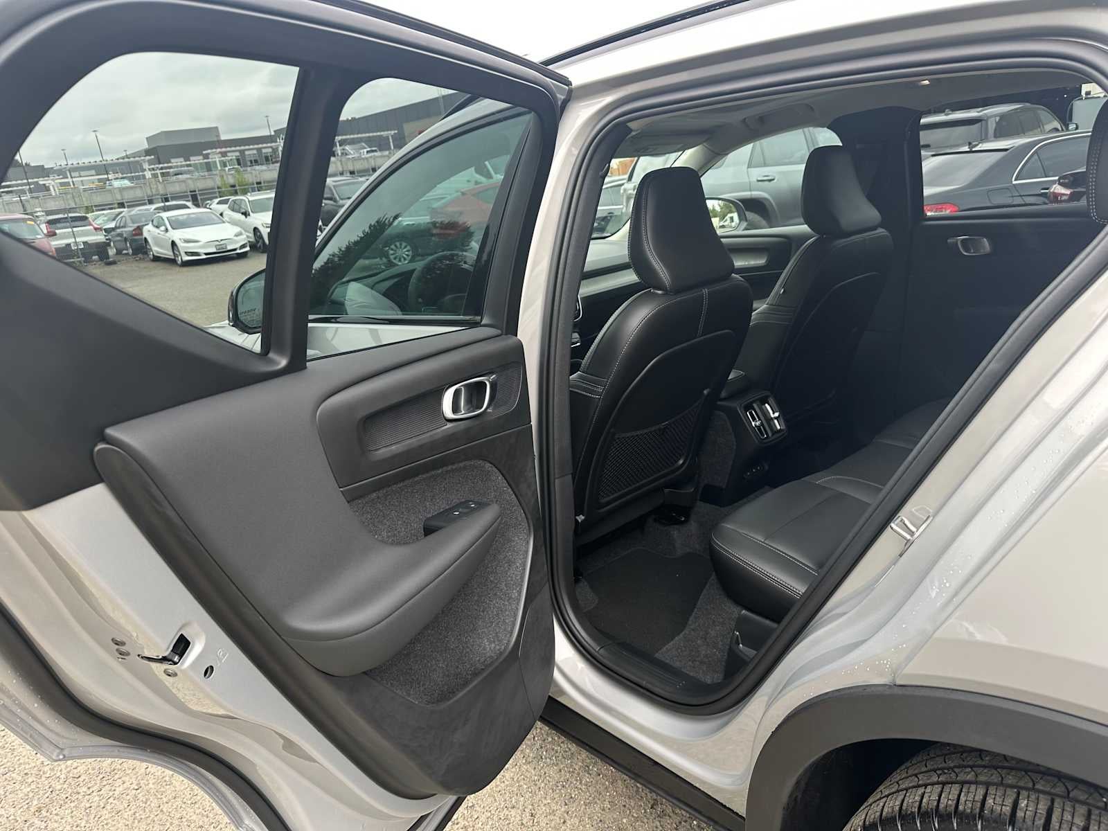 2025 Volvo XC40 Plus Dark Theme