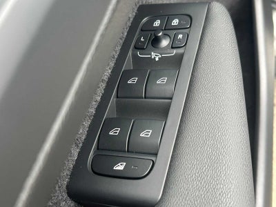 2025 Volvo XC40 Plus Dark Theme