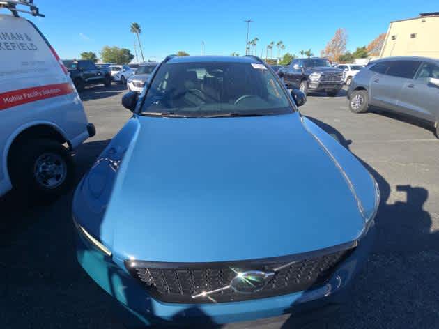 2025 Volvo XC40 Plus Dark Theme