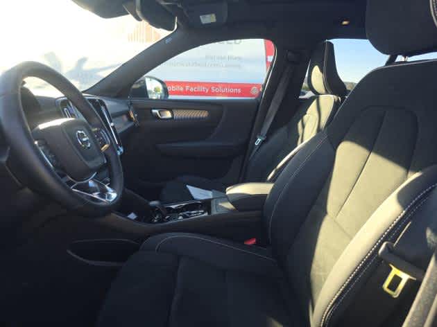 2025 Volvo XC40 Plus Dark Theme