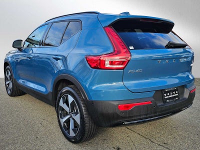 2025 Volvo XC40 Plus Dark Theme