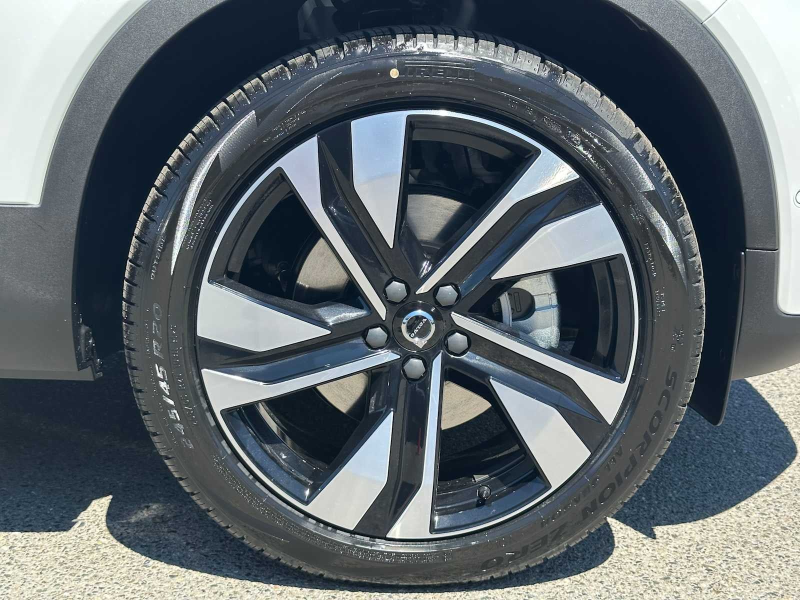 2026 Volvo XC40 Plus