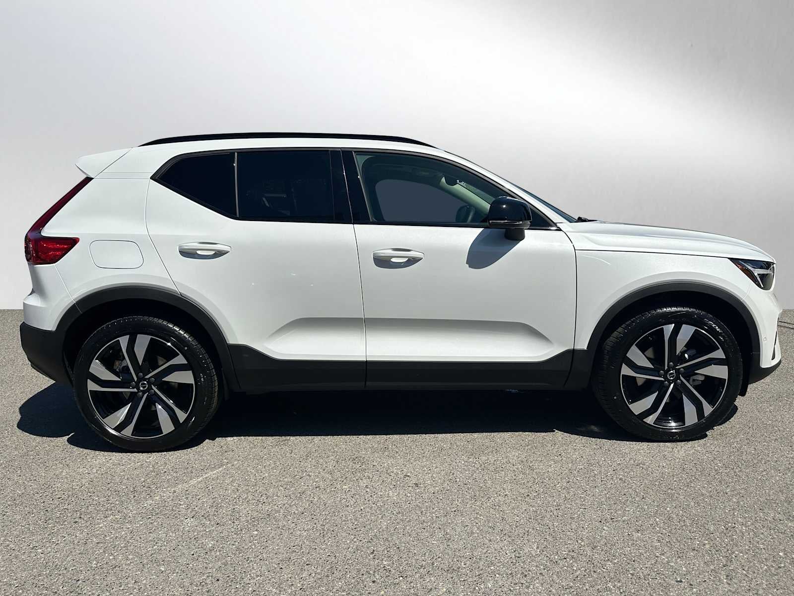 2026 Volvo XC40 Plus