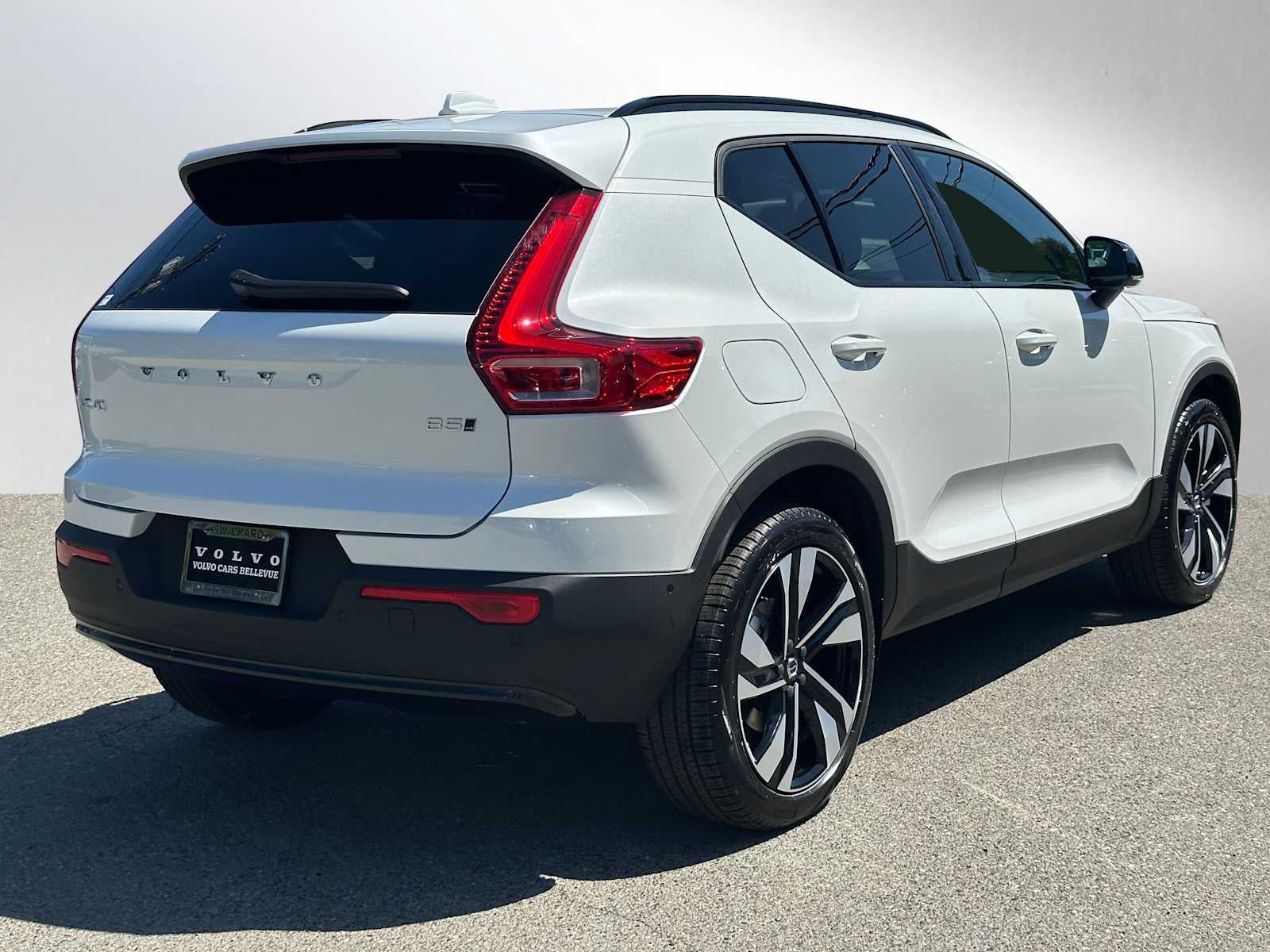 2026 Volvo XC40 Plus