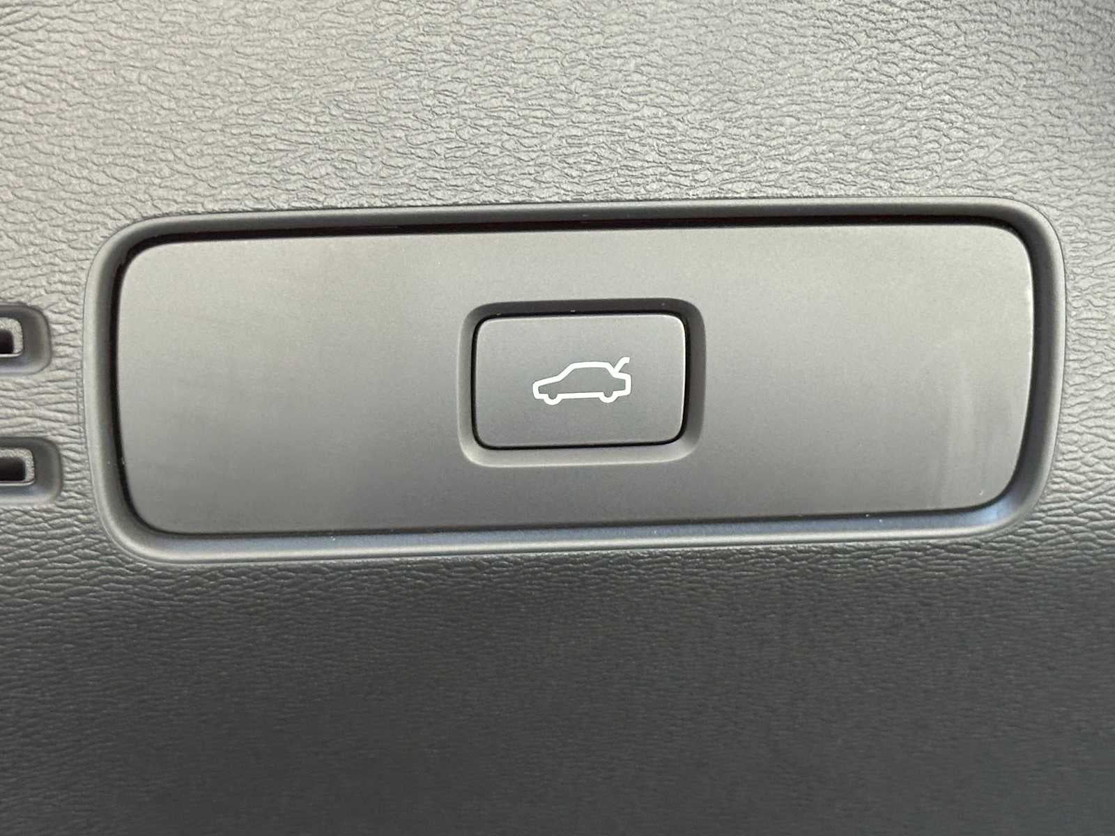 2026 Volvo XC40 Plus