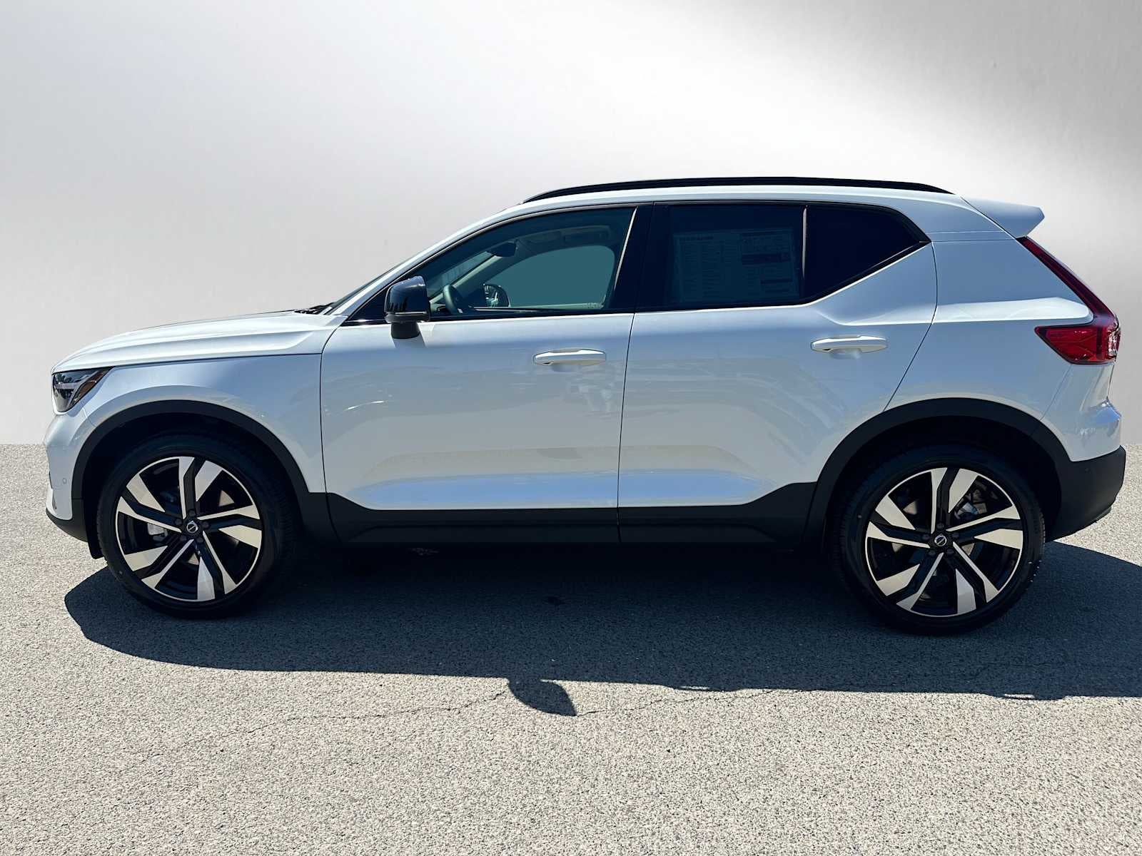 2026 Volvo XC40 Plus