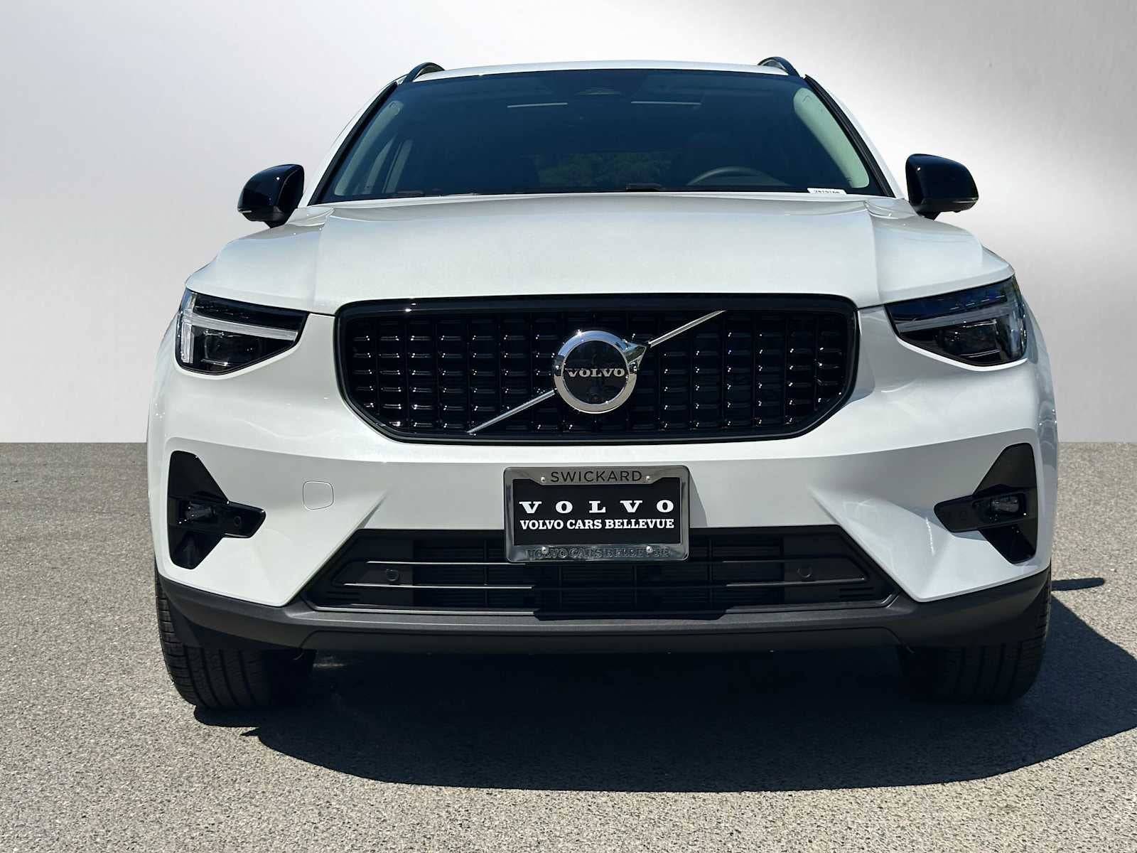 2026 Volvo XC40 Plus
