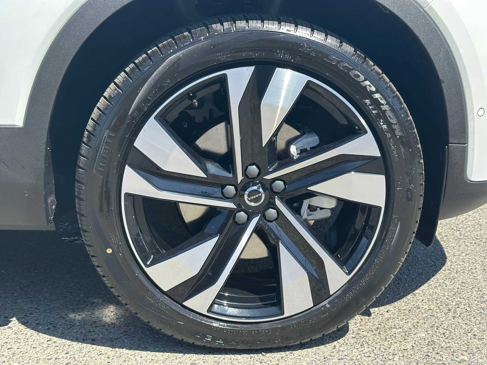 2026 Volvo XC40 Plus