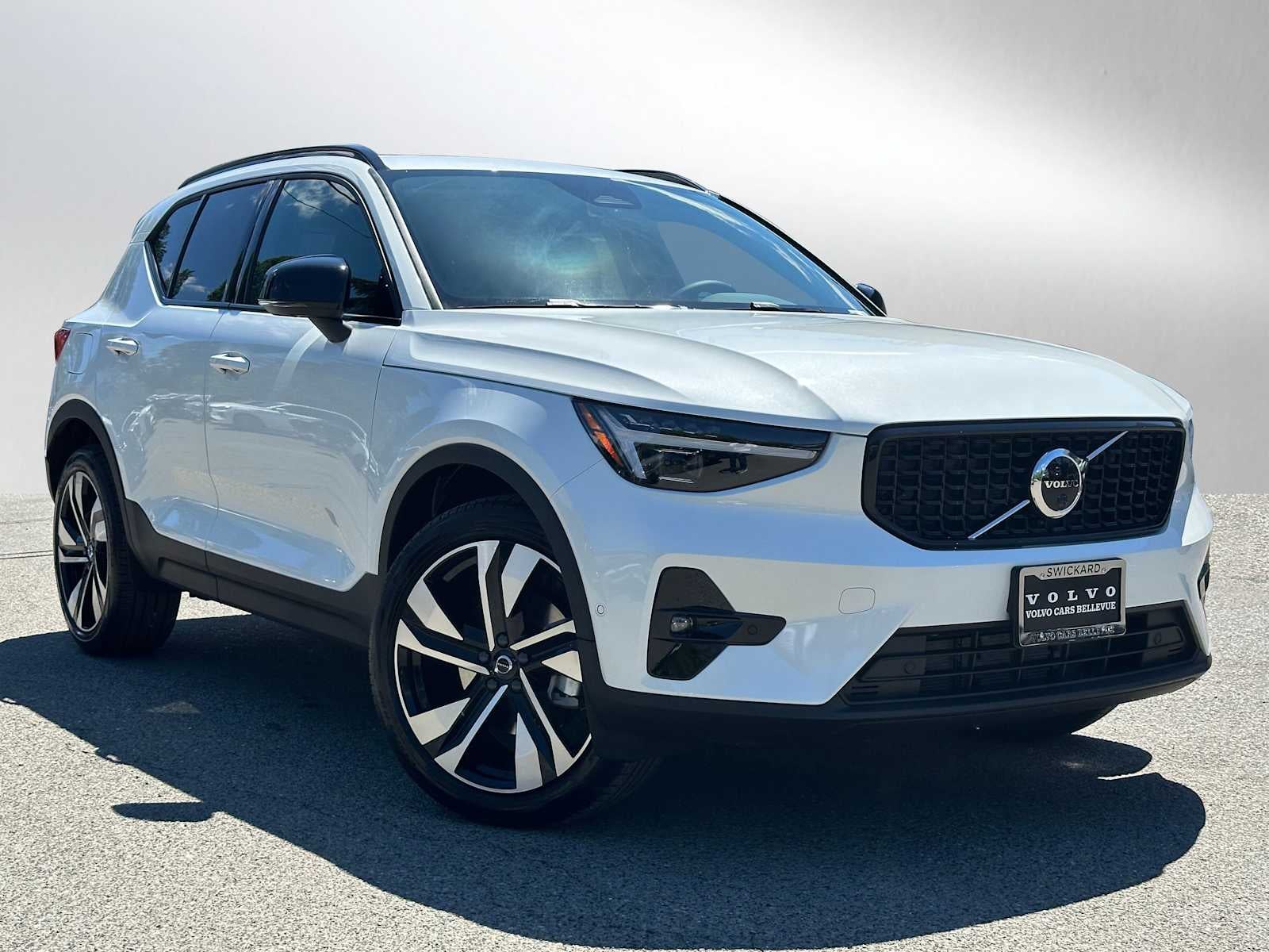 2026 Volvo XC40 Plus