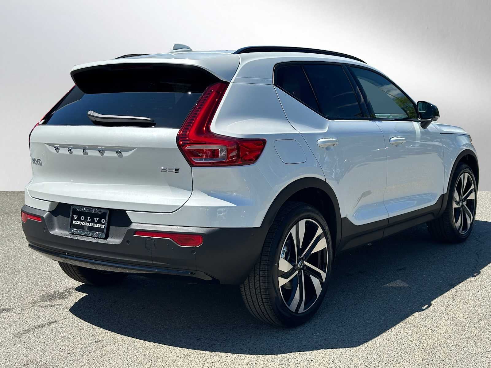 2026 Volvo XC40 Plus