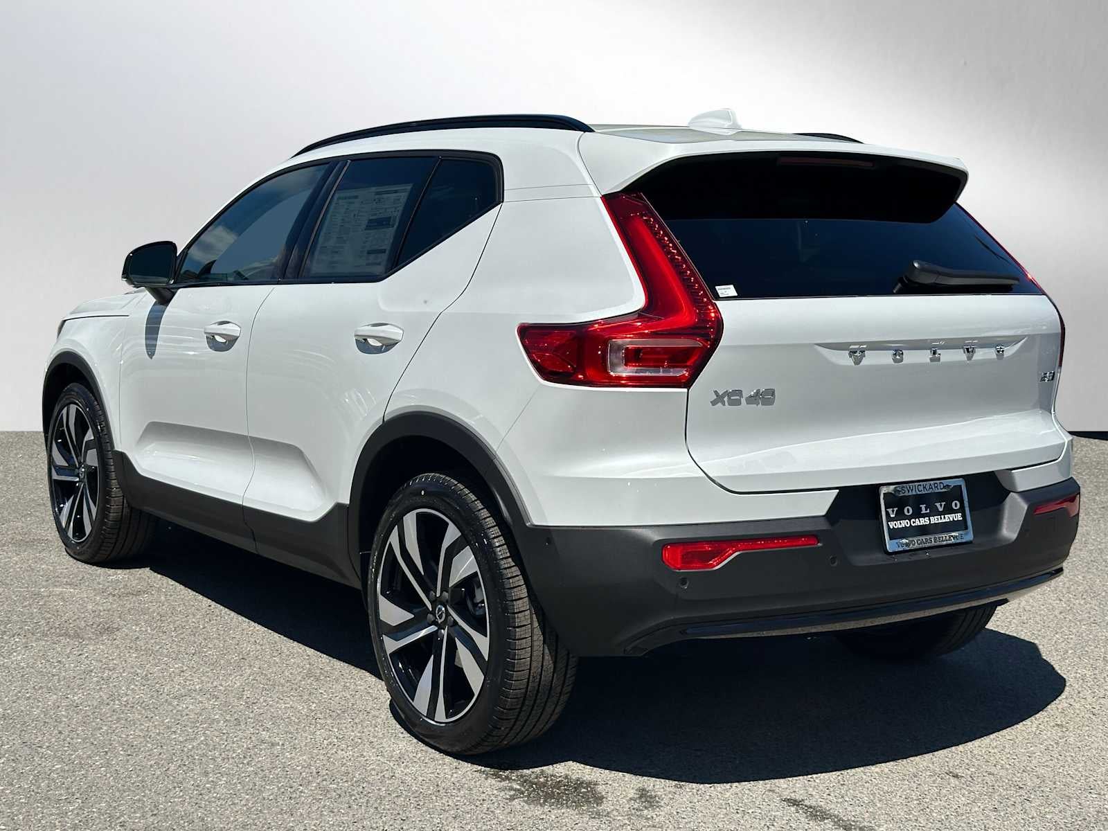 2026 Volvo XC40 Plus